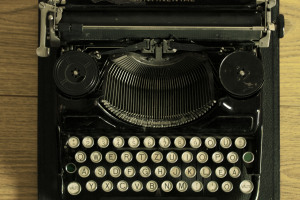 typewriter-472849_1920